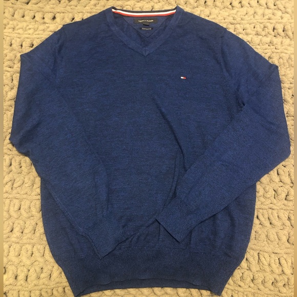 Tommy Hilfiger v-neck sweater - Picture 1 of 2